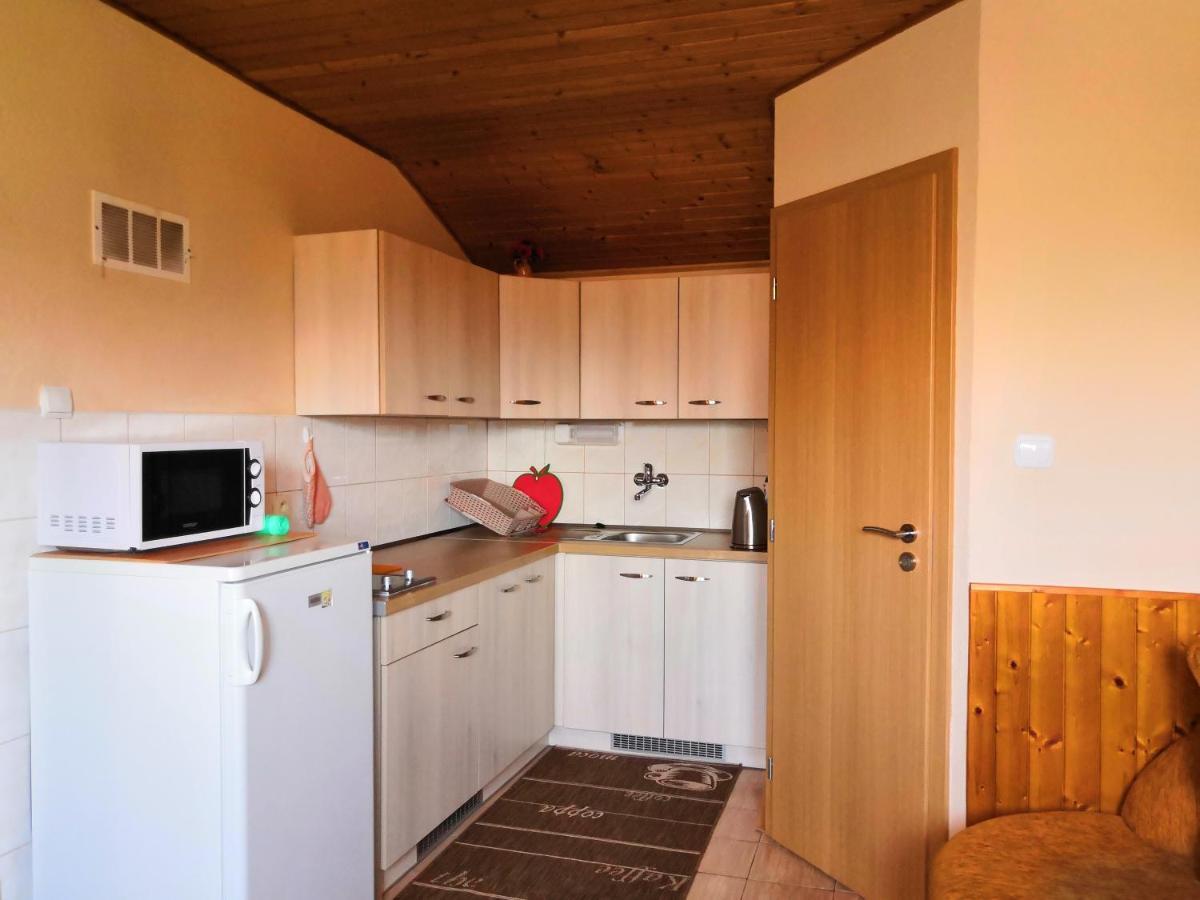 Apartmany Potok เบเชนยอวา ภายนอก รูปภาพ